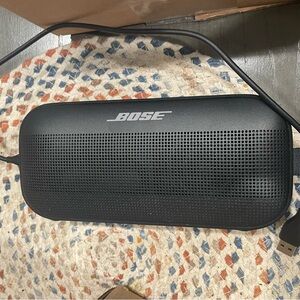 Bose Soundlink Flex Black Portable Bluetooth Speaker